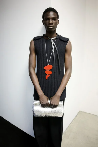 Look 30